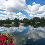 דירה Hausboat Vlnka ברטיסלאבה