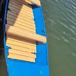 Hausboat Vlnka 公寓 *