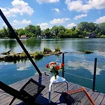 Hausboat Vlnka ברטיסלאבה