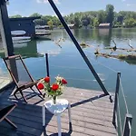 דירה Hausboat Vlnka ברטיסלאבה