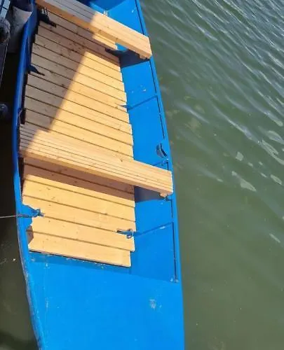 Hausboat Vlnka Daire *