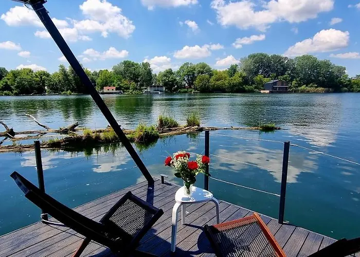 Hausboat Vlnka Bratislava