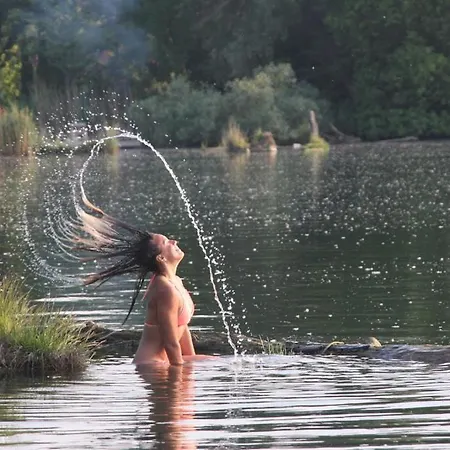 Hausboat Vlnka 布拉迪斯拉发