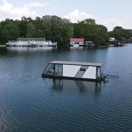Hausboat Vlnka Апартаменти