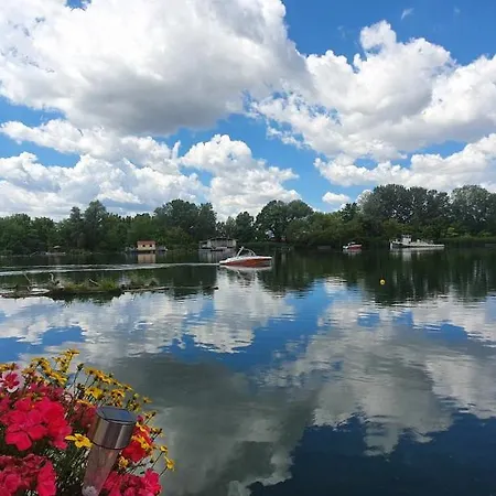 Апартаменти Hausboat Vlnka Братислава