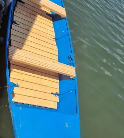 Hausboat Vlnka Апартаменти *
