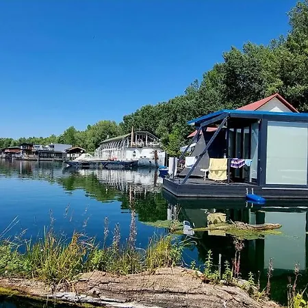 Апартаменти Hausboat Vlnka Братислава